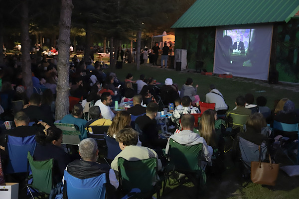 Eskişehir’de açık hava sinema geceleri nostalji rüzgarıyla başladı