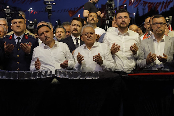 Başkan Büyükkılıç 15 Temmuz anma programı ve yürüyüşüne katıldı