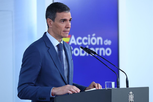 Sanchez: Yangınlara karşı acil durum devam ediyor