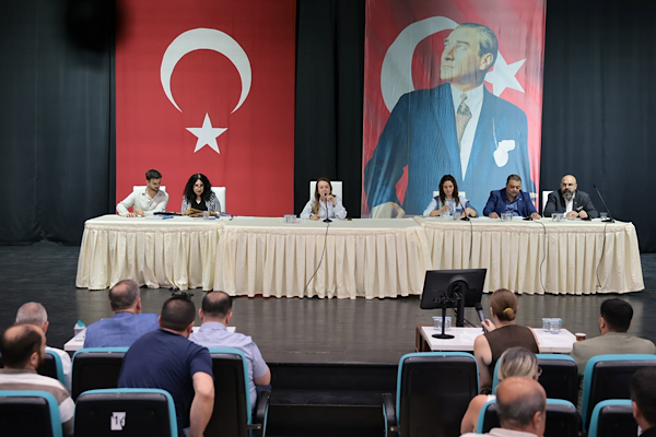 Konak Meclisi’nde kent estetiği ve şeffaflık vurgusu