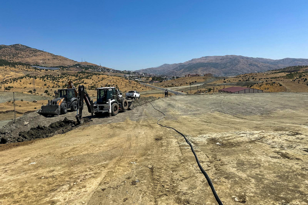 Kulp’ta hayvan barınağı ve süt toplama merkezi içme suyu hattına kavuştu