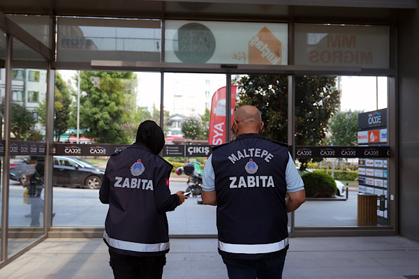  Maltepe’de zincir marketlere gıda ve fiyat denetimi yapıldı