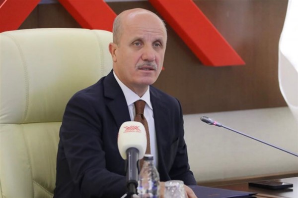 Özvar: Vakıf üniversitelerinde ara sınıflar için yasal ücret artış sınırı yüzde 25’tir