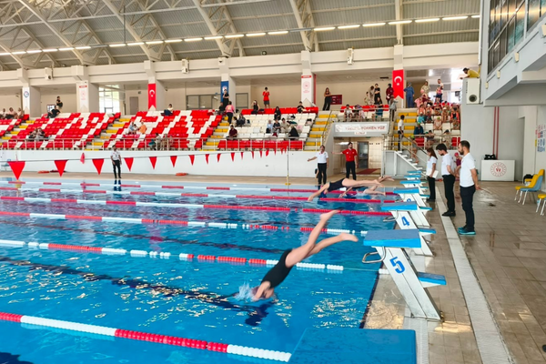Batman’da Olimpik Yüzme Havuzu sağlık denetimlerini başarıyla geçti