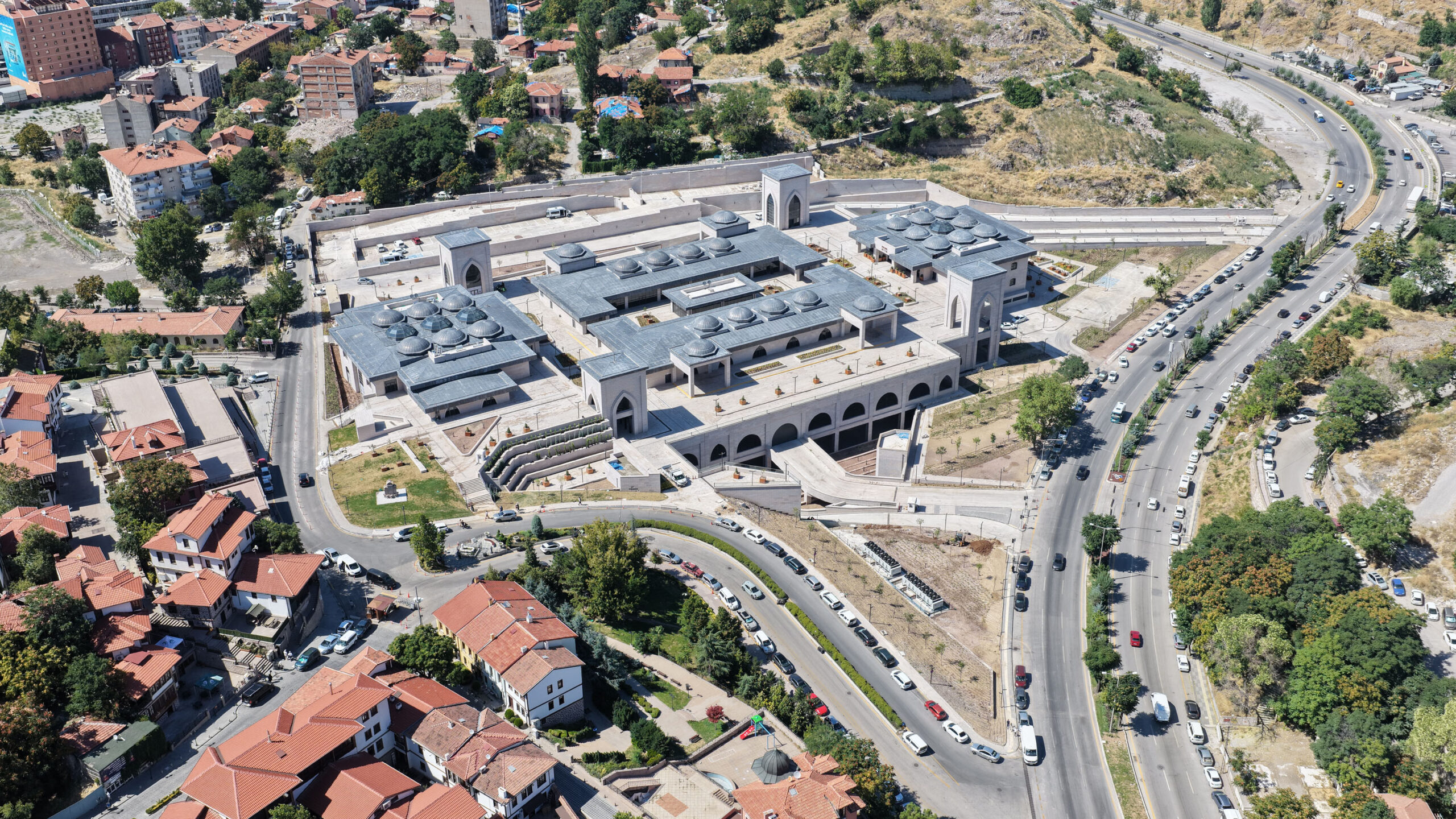 Ulus’ta dolmuş durakları yeni yerinde hizmet verecek
