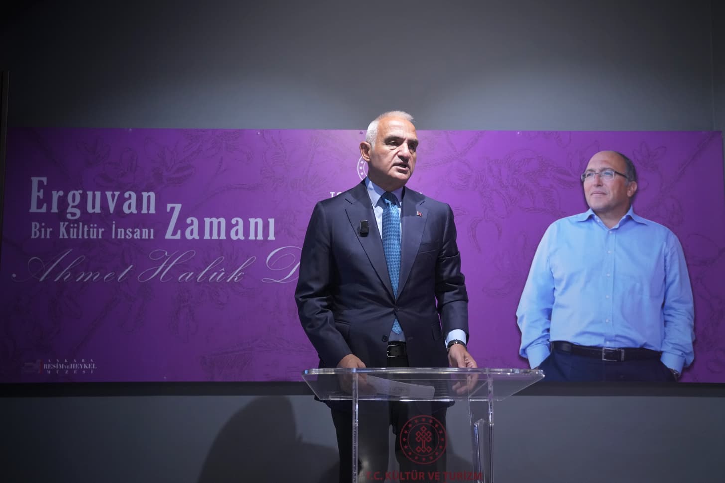 Bakan Ersoy, “Haluk Dursun Sergisi ve Belgesel Gösterimi” programına katıldı