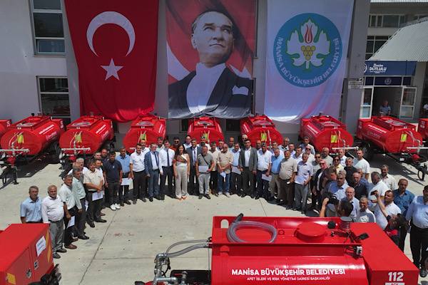  Manisa’da kırsal mahallelere 50 su tankeri daha teslim edildi