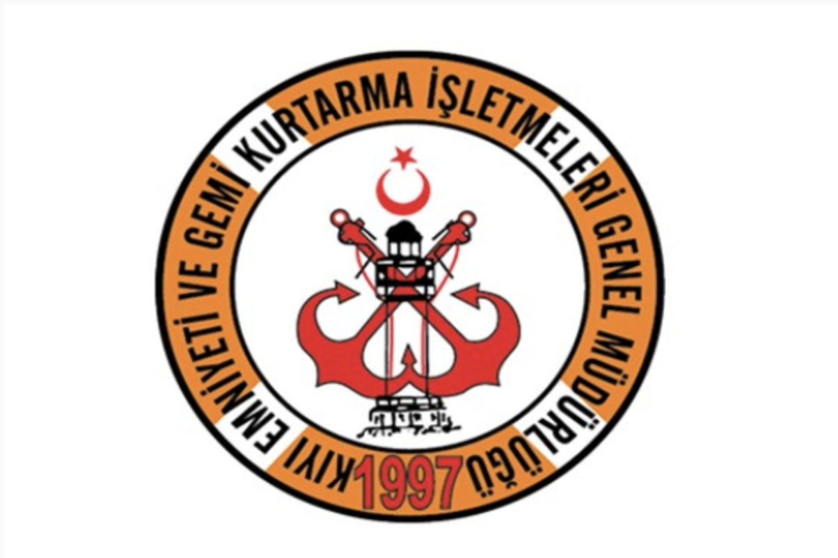 Türkeli Feneri’nde sürüklenen tekne kurtarıldı