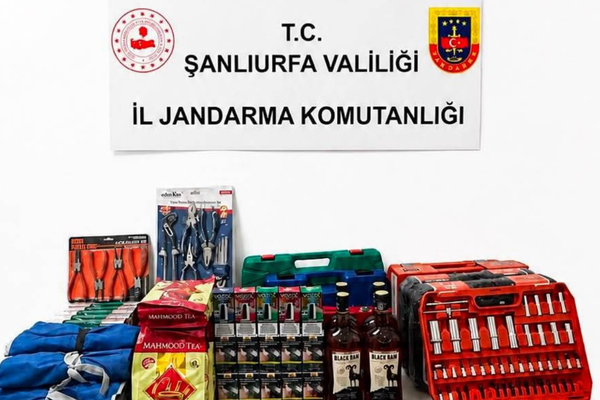 Şanlıurfa’da jandarmadan kaçakçılık operasyonu: Çok sayıda kaçak ürün ele geçirildi