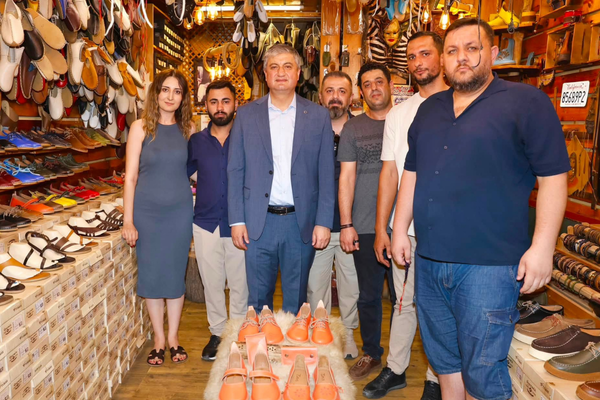 Adana Valisi Yavuz, Seyhan’da esnaf ve vatandaşlarla buluştu