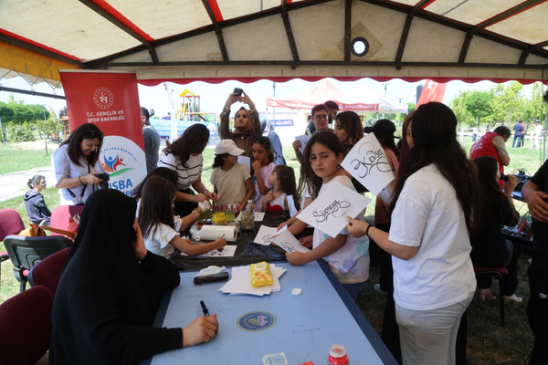 Özel gereksinimli çocuklar Van’daki “Gençlik ve Spor Festivali”nde eğlendi