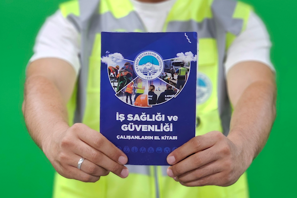 Kayseri’den çalışanlara 60 sayfalık iş güvenliği el kitabı