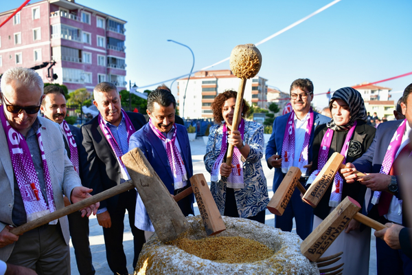 Vali Demiryürek, Çiçekdağı Bulgur Festivali’ne katıldı