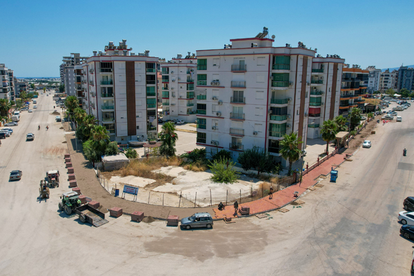 Kumluca’da kaldırım ve drenaj çalışması tamamladı