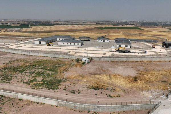 Bağıvar’da 588 bin metrekarelik yeni mezarlıkta çalışmalar son aşamaya geldi