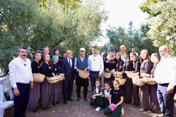 Çanakkale’de yağmursuyu ızgaraları temizleniyor