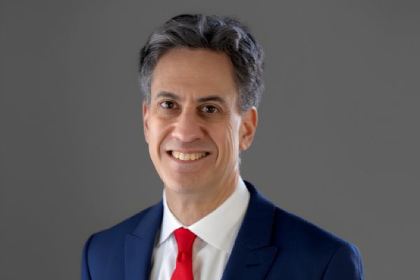 Miliband: Kongre, Kremlin’e net bir mesaj veriyor