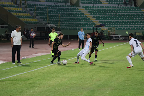 Şanlıurfaspor ile Adana Demirspor 1-1 berabere kaldı