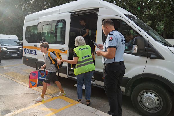 İzmir’de okul servislerine yönelik denetimler artırıldı