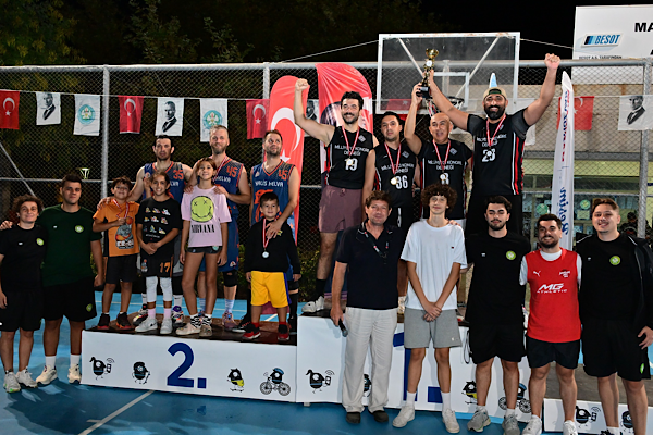 Manisa’da 3×3 Sokak Basketbol Turnuvası’nda 46 takım mücadele etti