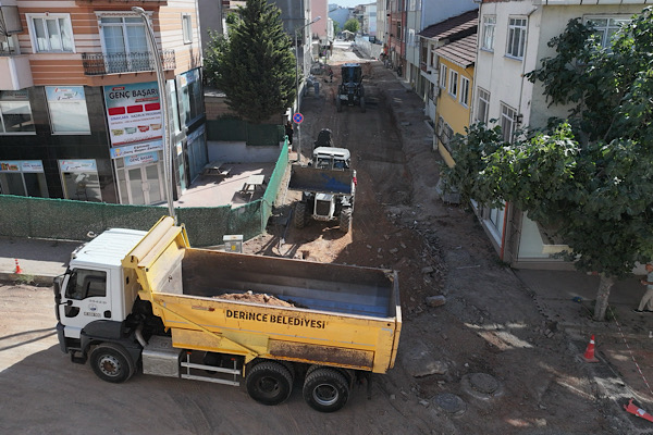 Derince’de cadde ve sokaklarda üstyapı çalışmaları sürüyor