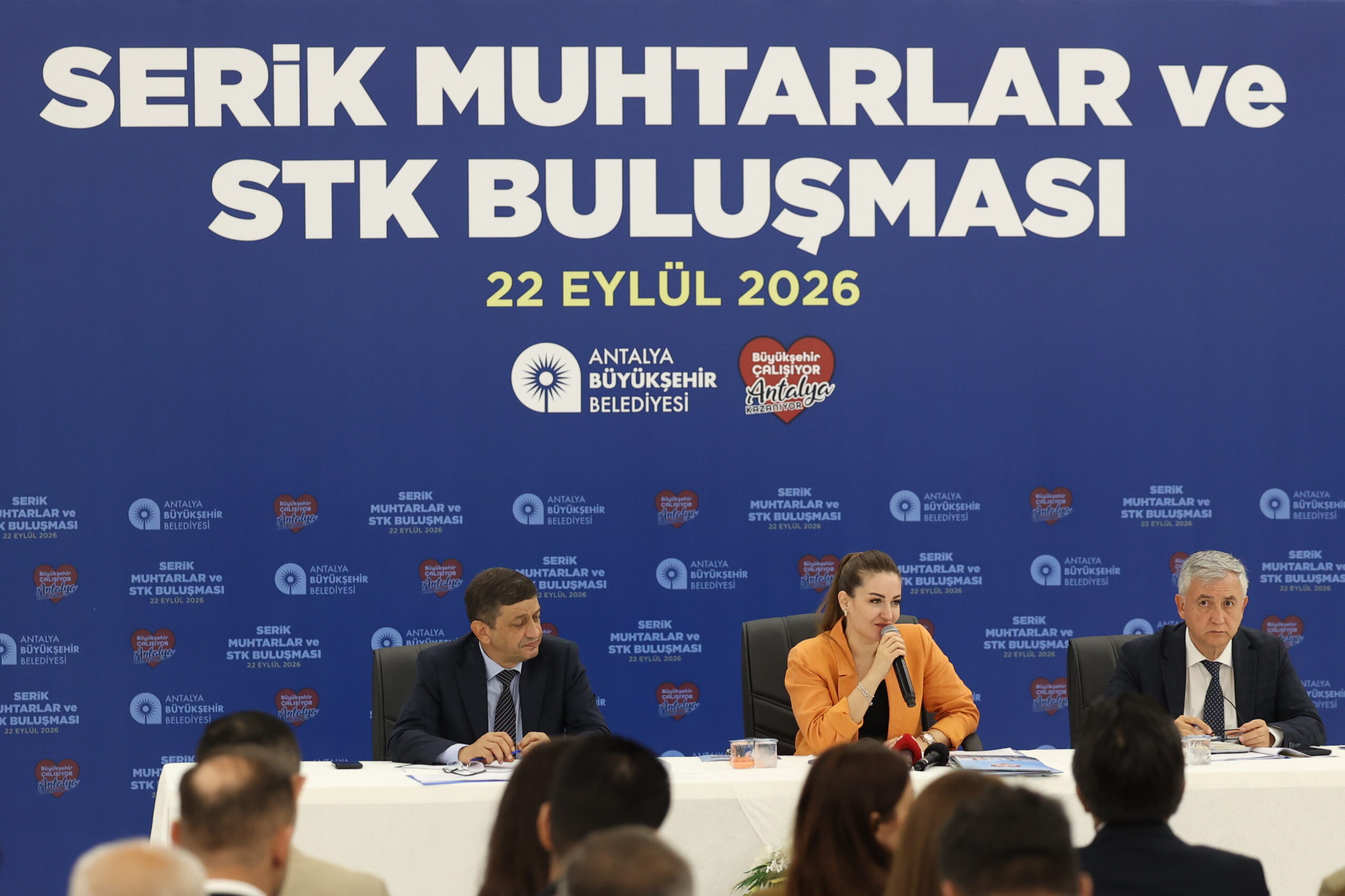 Özdemir, Serik’te muhtarlarla 2027 yatırımlarını değerlendirdi