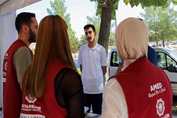 Diyarbakır’da üniversite öğrencileri için ‘Hoş geldin’ standı açıldı