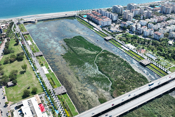 Boğaçayı’nda bu yıl 320 ton sucul bitki ve 4 ton atık toplandı