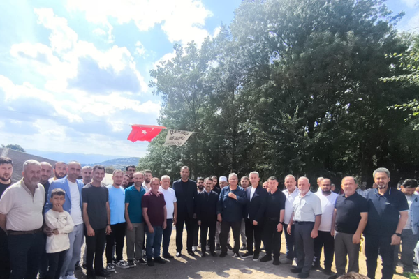 Kocaeli Valisi Aktaş, İzmit Hacıoğlu Köyü’ndeki mevlid programına katıldı