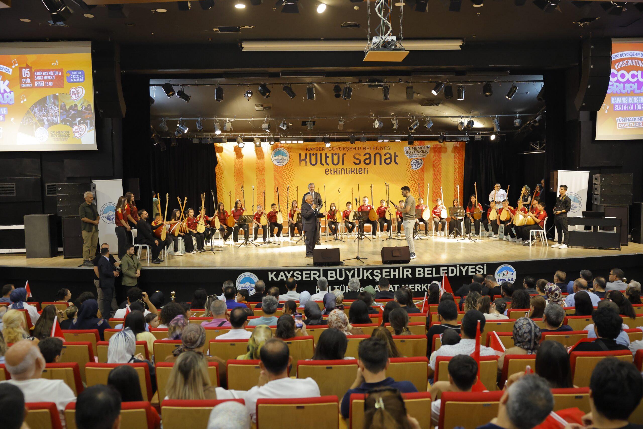 Kayseri Büyükşehir Belediyesi Konservatuvarı Yaz Okulu’nda 1.865 kursiyer eğitim aldı