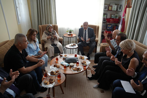 Özdağ, şehit Cihan Öden’in babası Cemal Öden’i ziyaret etti