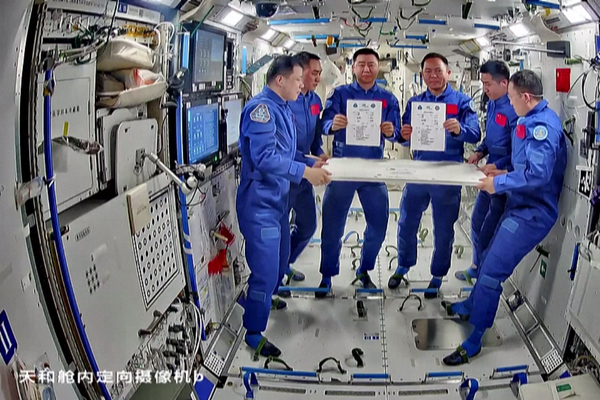 Shenzhou-20 ve Shenzhou-21 taykonotları onurlandırıldı