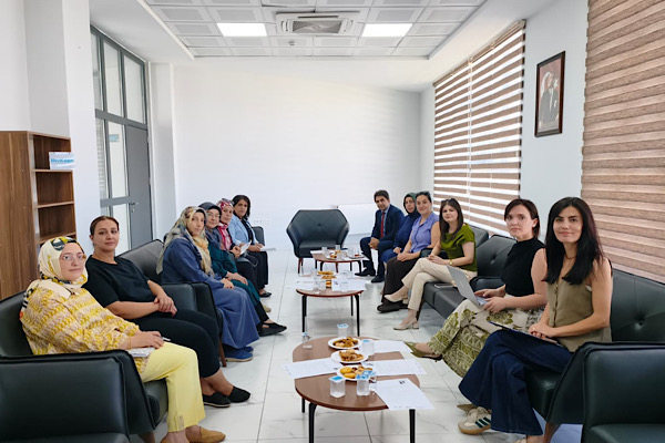 Mavi Kalem Derneği, Batman’da kadın temsilcilerle bir araya geldi