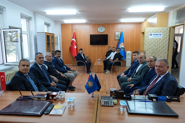 Karaman Valisi Çiçek, HAK-İŞ ve TÜRK-İŞ temsilciliklerini ziyaret etti