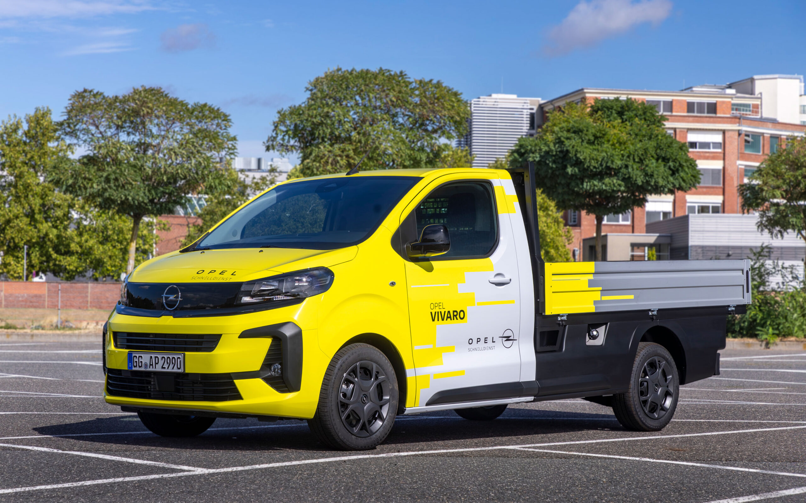 Opel Vivaro Kamyonet: Dizel motoruyla pratik, güçlü ve çok yönlü