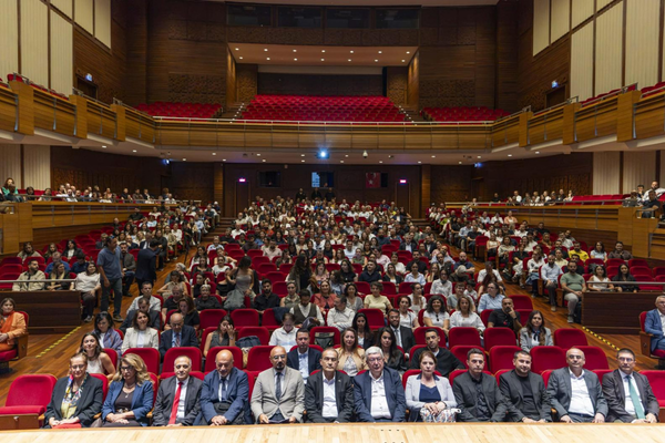 İzmir Büyükşehir Belediyesi’nin 2025 yılı sürdürülebilirlik raporu yayımlandı.