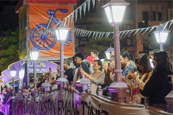 Uluslararası Eskişehir Porsuk Festivali’nde gondol üzerinde konser
