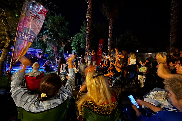 Maltepe’de açık hava konserleri Feyzullah Mahallesi’nde devam etti