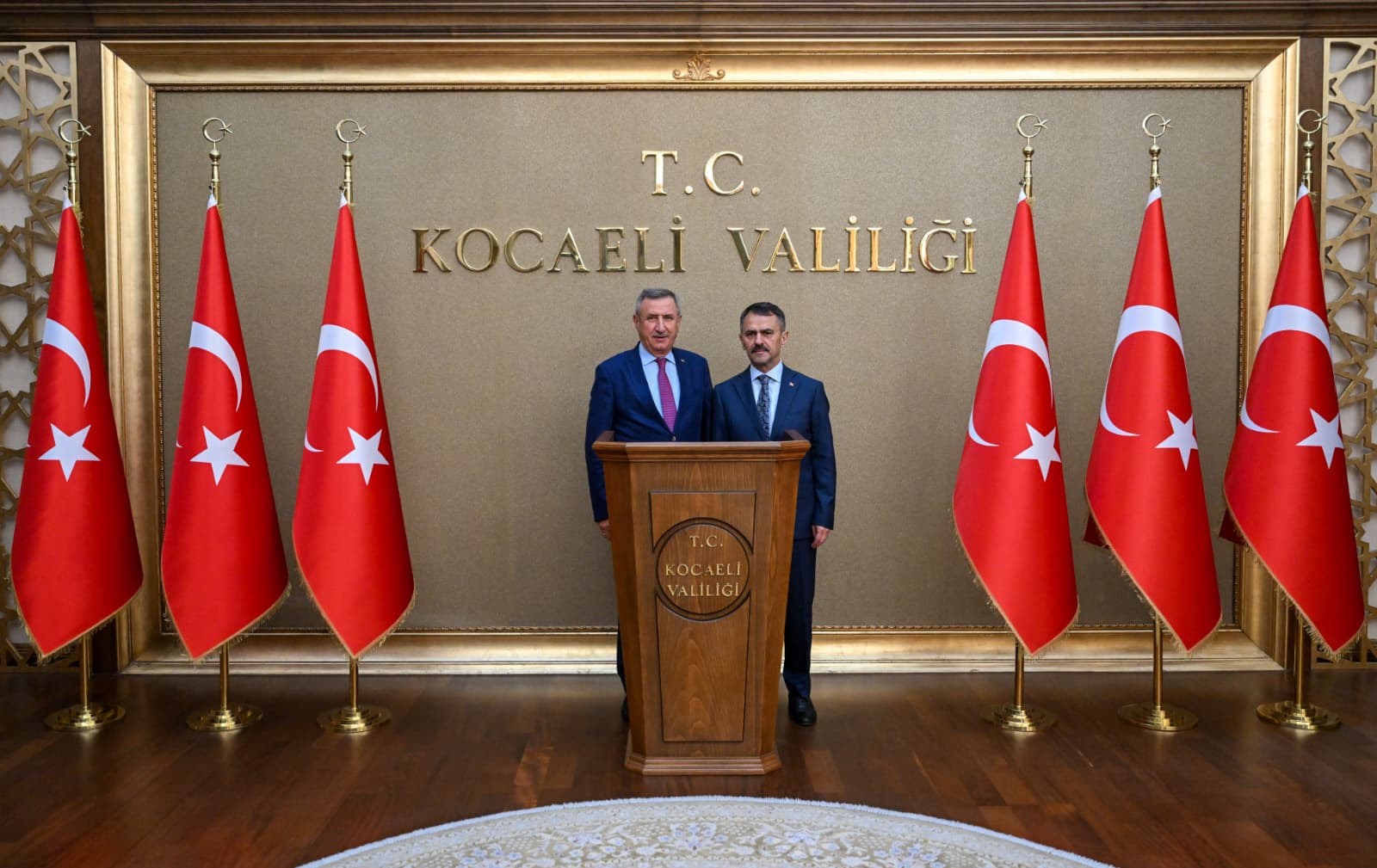 Kamu Denetçisi emekli Vali Yılmaz, Kocaeli Valisi Aktaş’ı ziyaret etti