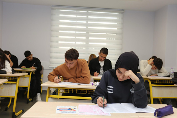 Kepez’de YKS ve LGS sonuçlarında öğrencilerden başarı
