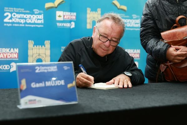 Gani Müjde Osmangazi’de okurlarıyla buluştu