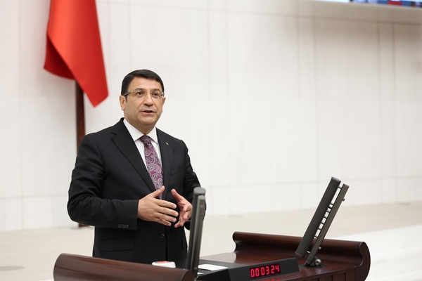 Şahin: Eğitim hakkı ve inanç özgürlüğü derhal güvence altına alınmalı