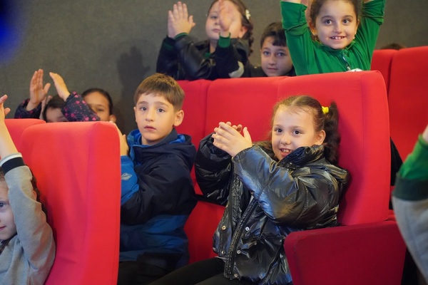 Kültür ve Turizm Bakanlığının Gezen Sinema Tırı Orhangazi’ye geldi