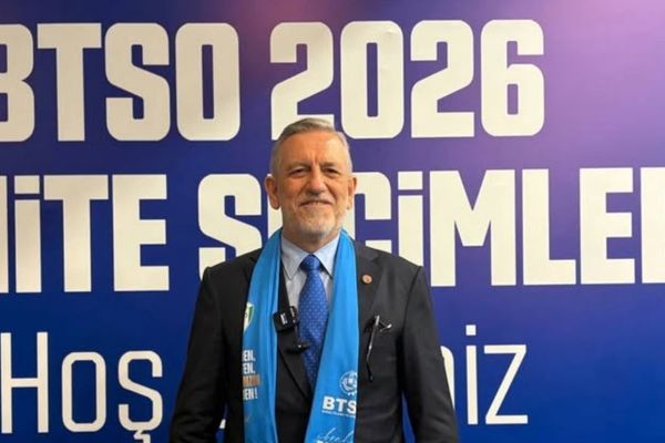 Burkay’dan  iş dünyasına Mavi Pusula’ya destek çağrısı yaptı