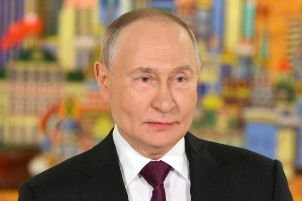 Putin: Rus dili eşsiz ve paha biçilmez bir hazinedir