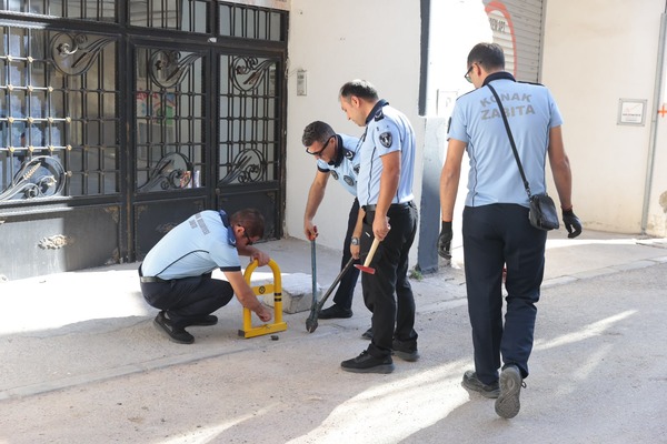 Konak Belediyesi kaldırım ve yol işgallerine yönelik denetim gerçekleştirdi