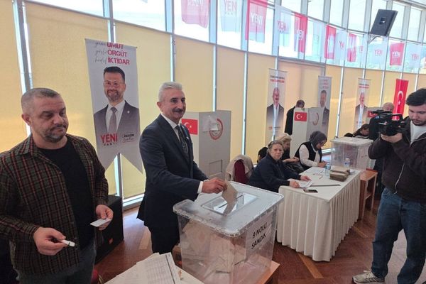 YENİ Parti Bursa’da sandık başında