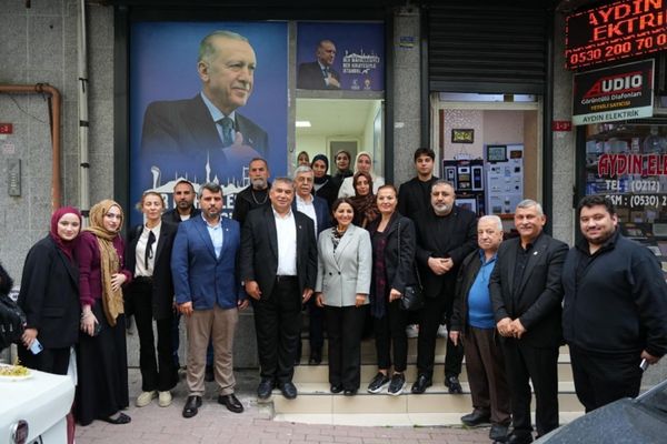 AK Parti İstanbul milletvekilleri vatandaşlarla buluştu