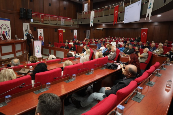 İzmit Belediyesi Prostat Kanseri Farkındalık Semineri gerçekleştirdi