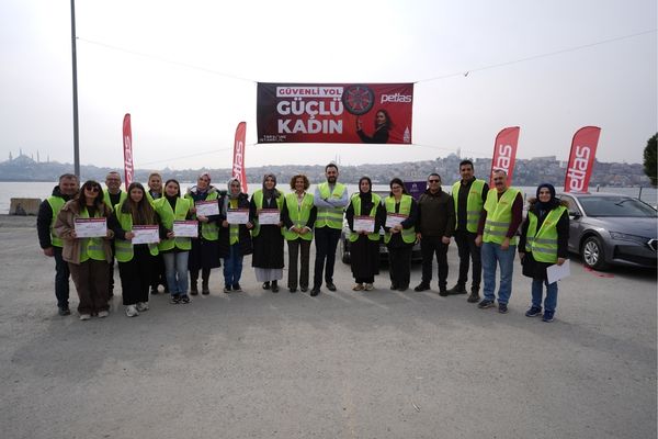AKO Grup ve Petlas’tan “Güvenli Yol, Güçlü Kadın” projesiyle kadınların yoldaki gücüne güç